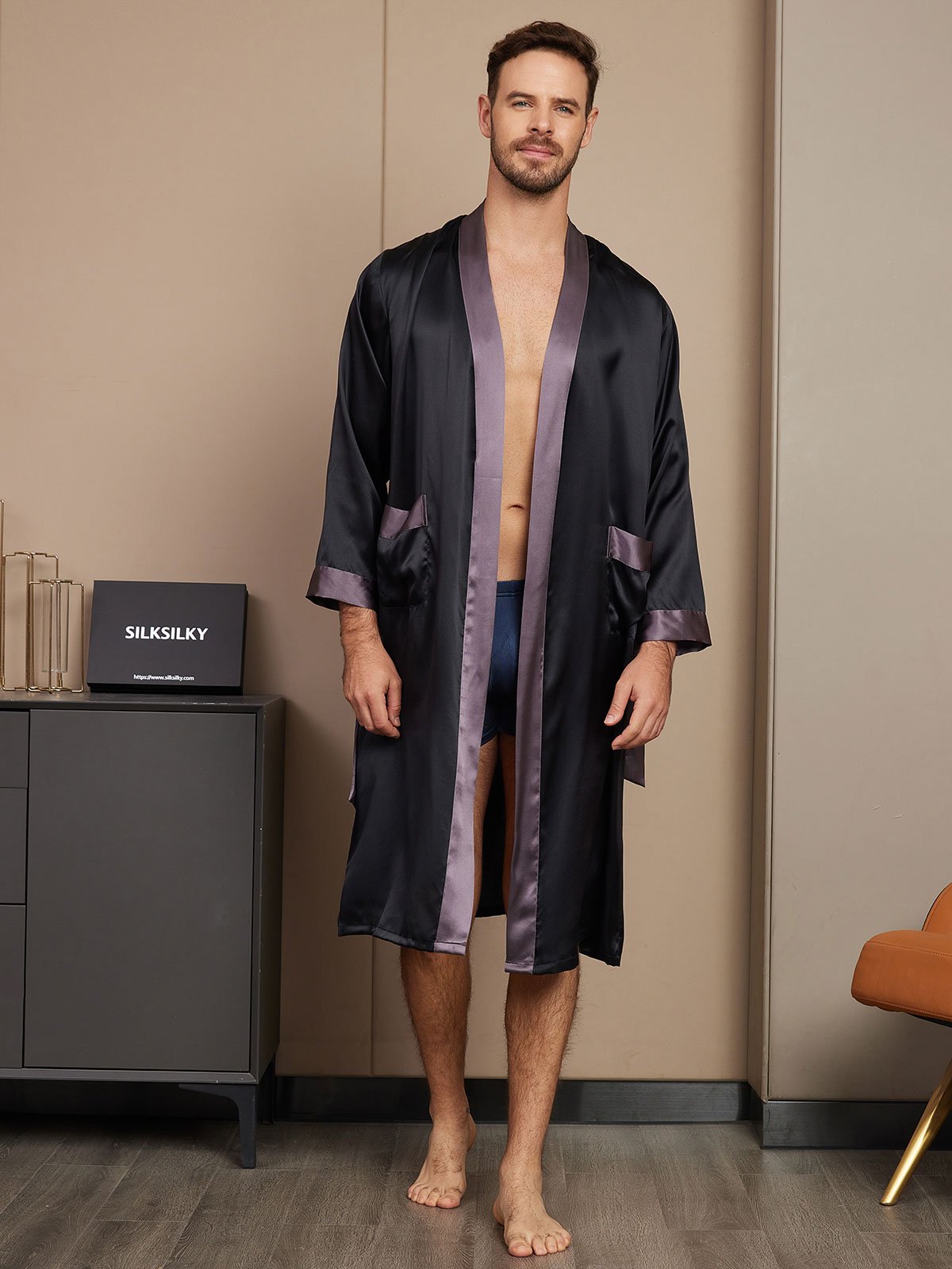 SilkSilky US Pure Silk Long Sleeve Mens Robe Black 001